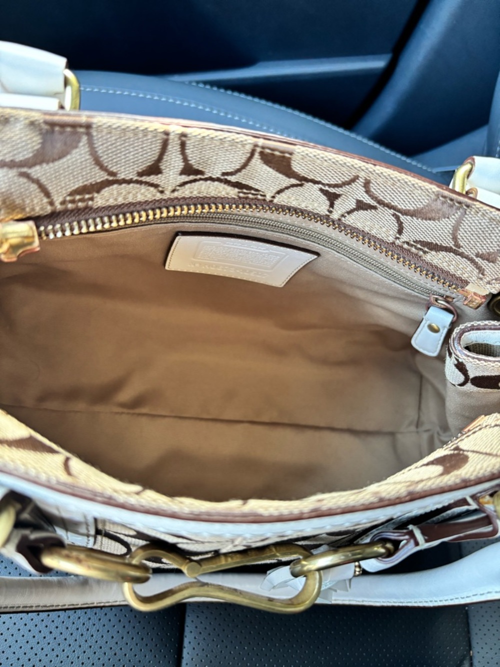 Coach Hamptons Signature Carryall Bag White Leather Trim Gold Hardware - Picture 10 of 13